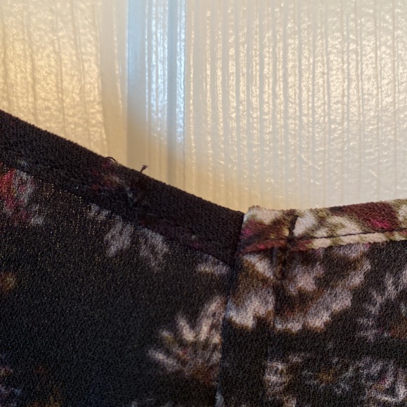 Silence + noise Top from Urban Outfitters
with Zipper back, Size M - Picture 5 of 5